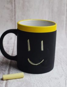 taza pizarra azul